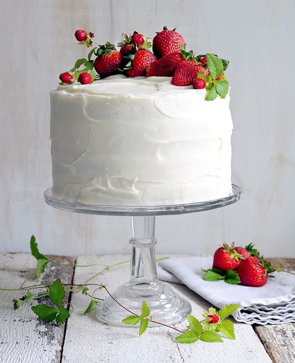 Buy Valentine Strawberry Wonder Eggless Cake Online | Chef Bakers