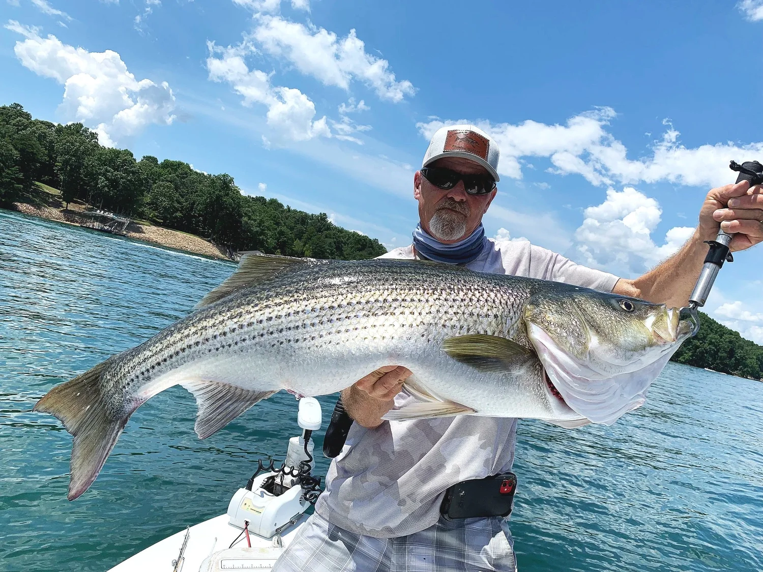 LAKE LANIER STRIPER FISHING