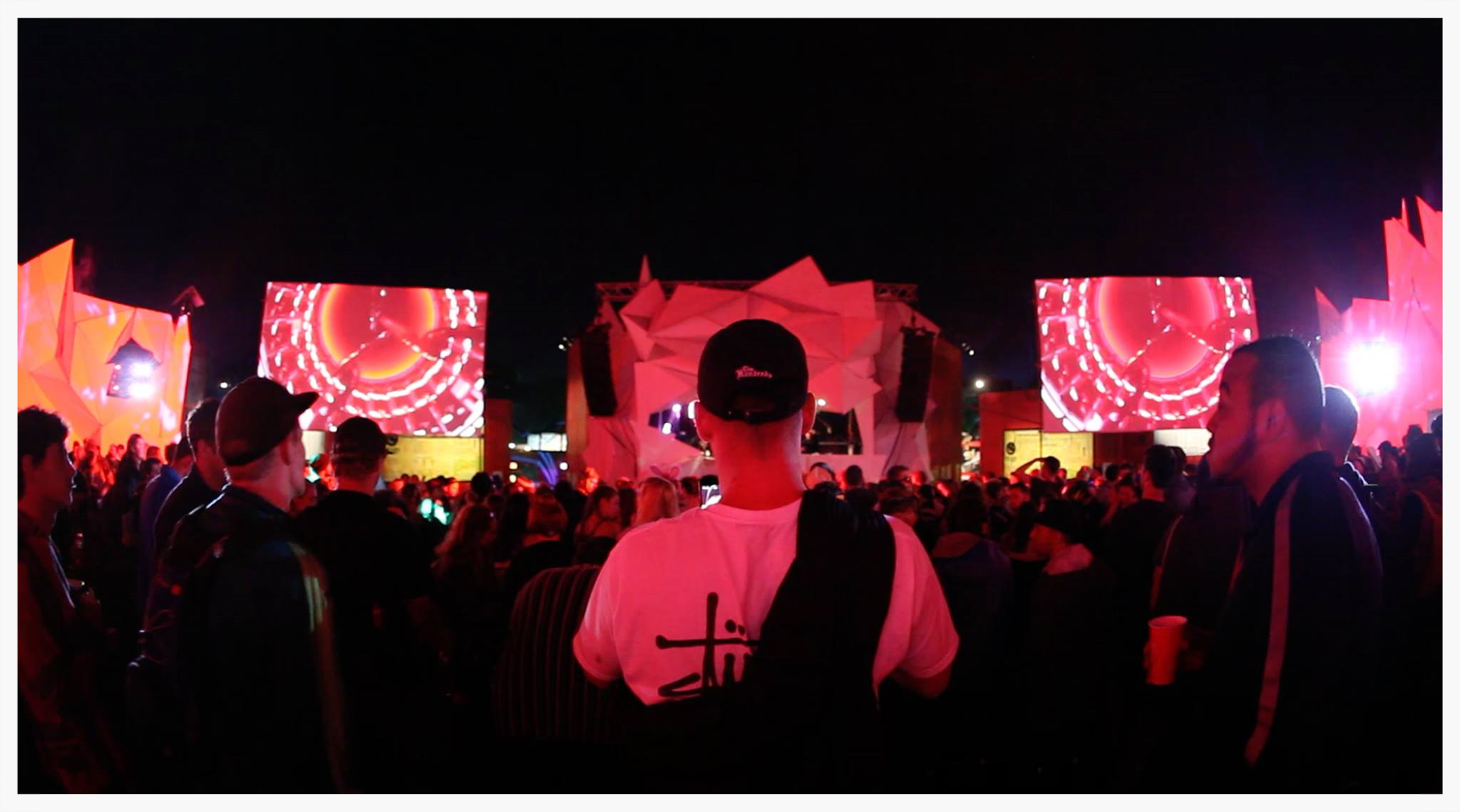  WAM WAS INVITED TO CREATE THE STAGE VISUALS FOR THE HEAVEN AREA IN SHANGRI-LA. THIS INCLUDED A LARGE WALL AND 2 HERO SCREENS. FOR THIS PURPOSE OVER 120 ANIMATIONS WERE CREATED UNDER TWO MONTHS FOR THE THEME OF CORPORATE POWER TAKING OVER THE MEDIA.&