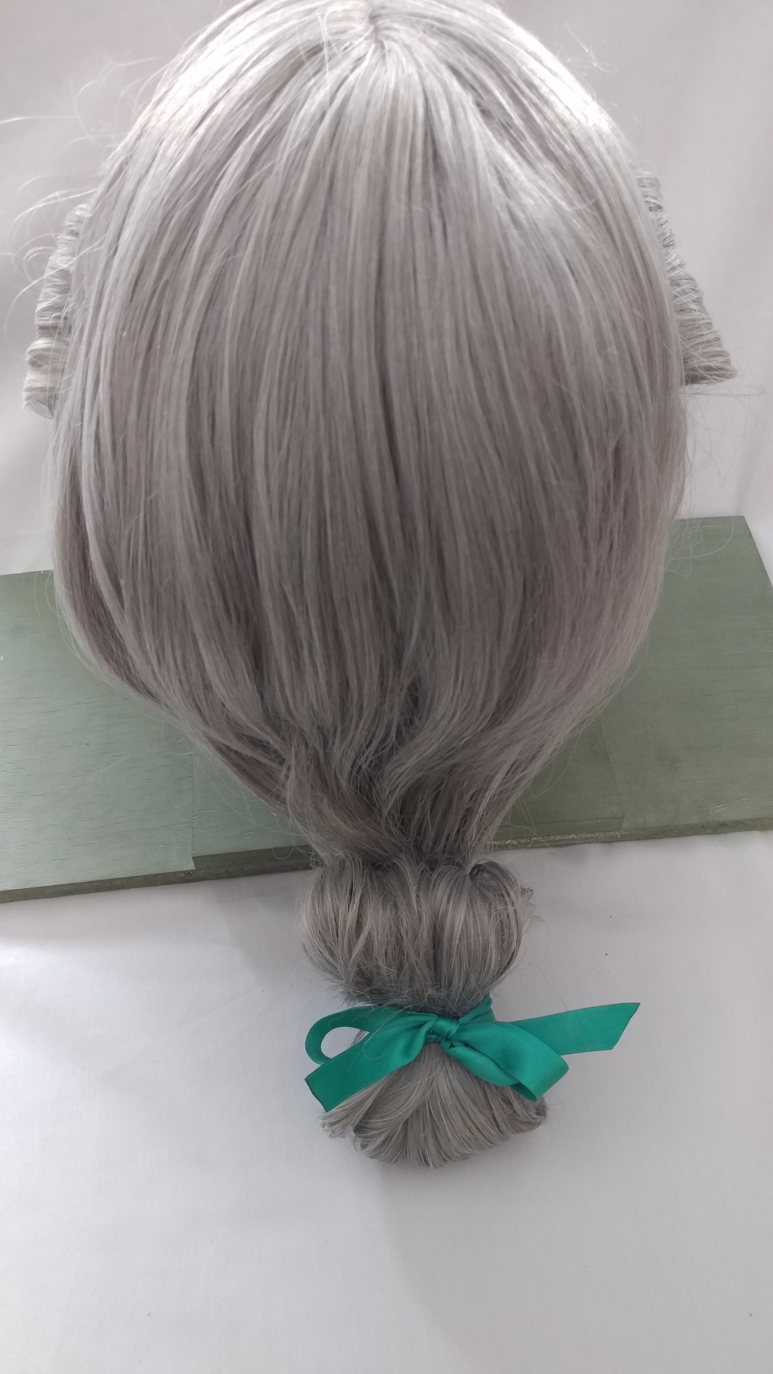 Amazon.com: JoneTing Colonial Wig【+Wig Cap】 Grey Cosplay Wig Gray Synthetic  Wig for Men Long Wavy Wig with Pigtail for Cosplay Party Costume Funny Wigs  for Halloween Christmas Powdered Wig Men : Clothing,