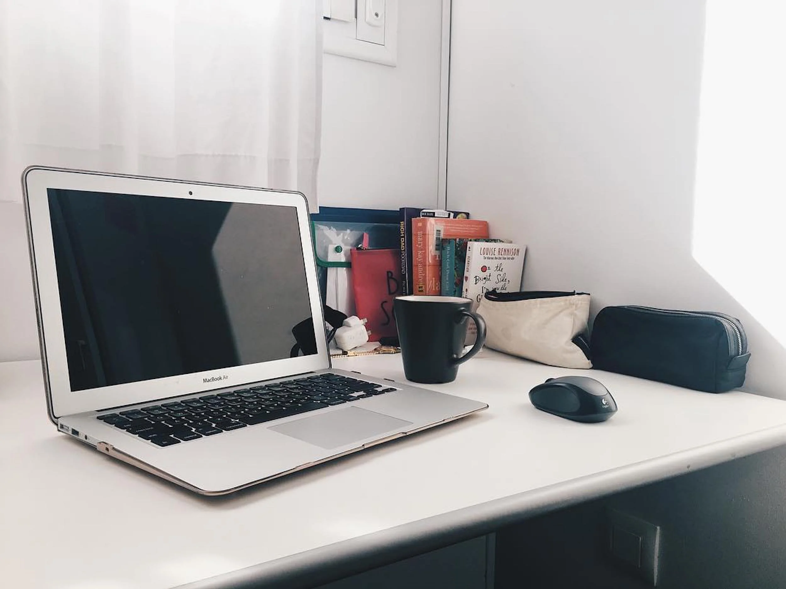 macbook-air-laptop-desk-work-space.jpg