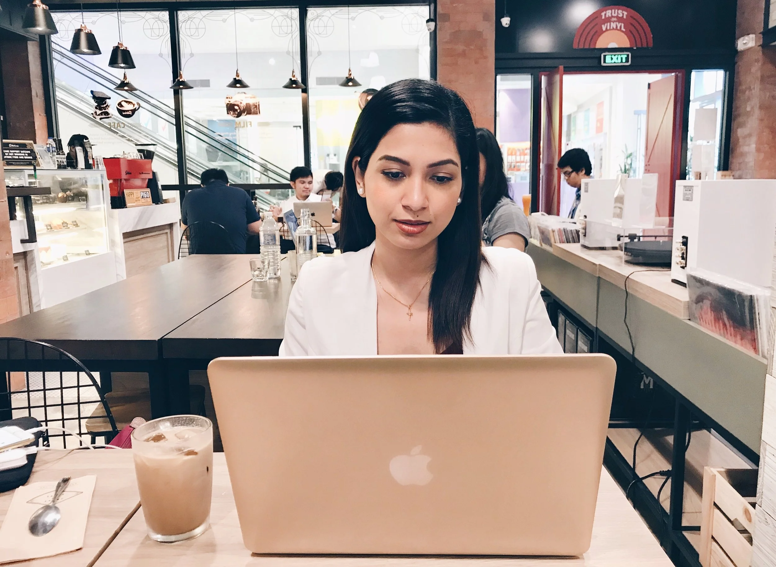 roxci working cafe.jpg