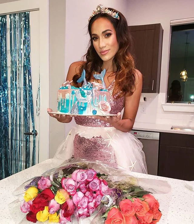 My BIRTHDAY 🧡💛💚💙💜 @mermaidschooldallas
.
.
Mermaid theme party 🧜🏽&zwj;♀️
Sequin dress by @demerara_usa
Make up by @alayzacaseymakeup .
Thank you to @unrefinedbakery for making my vegan cake! ❤ .
#sequindress #mermaidgoddess #mermaidqueen #miss