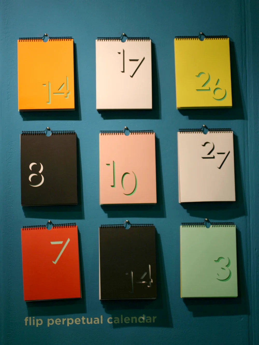 block-design-flip-calendar