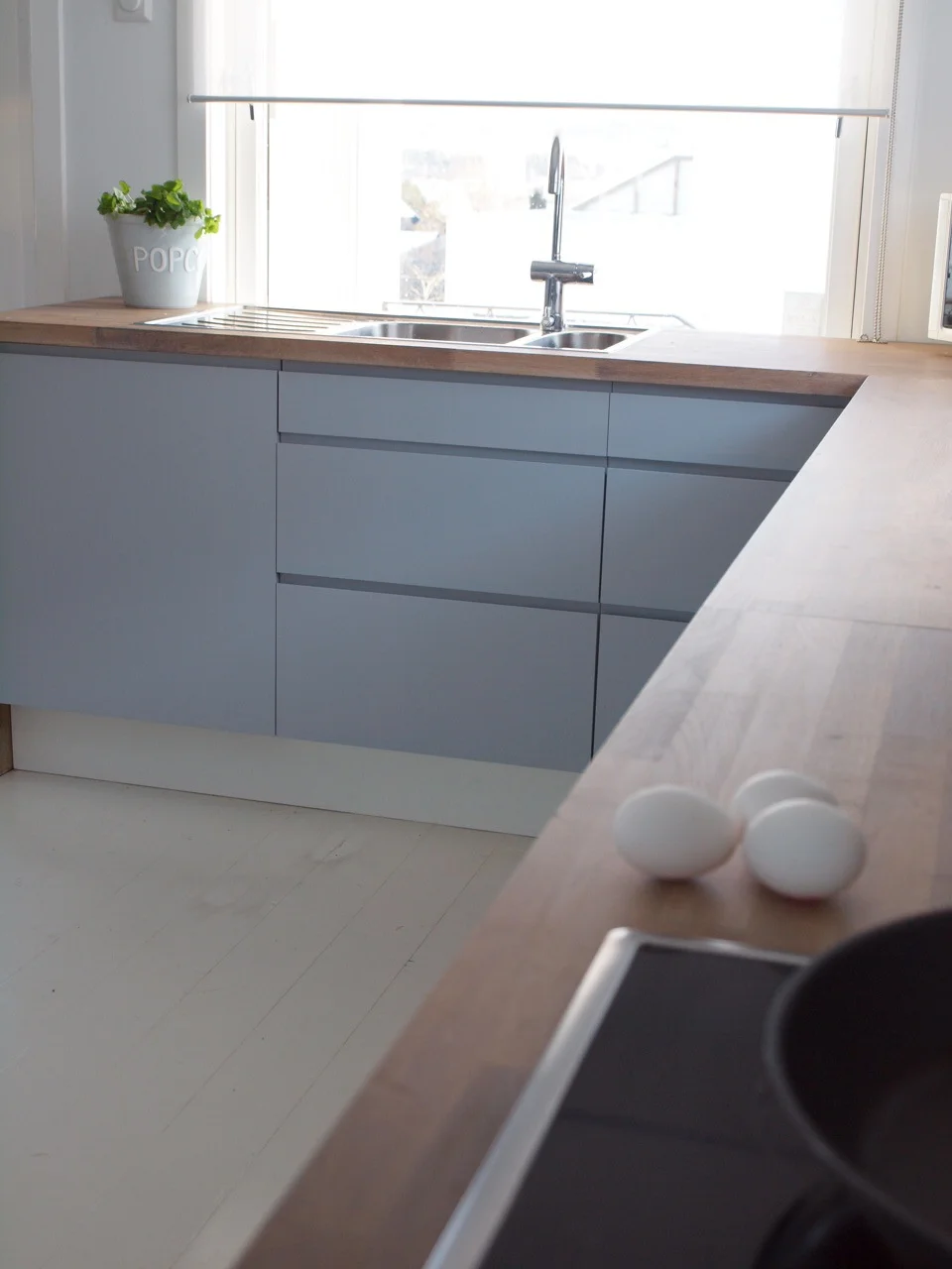 Huset på Ekeberg fikk malte gulv og nytt kjøkken fra Studio10