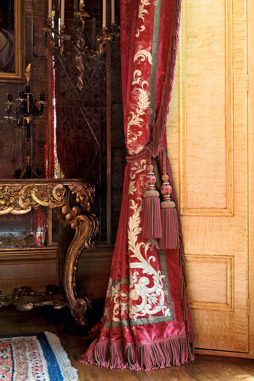 This London dining room exudes its own atmosphere of ageless and spirited humour. My way of mixing old new with a restrained kind of abandon gives me the freedom to create spectacular curtains where, in a dining room like this anything less than a magnifcient result would fail the space. 
