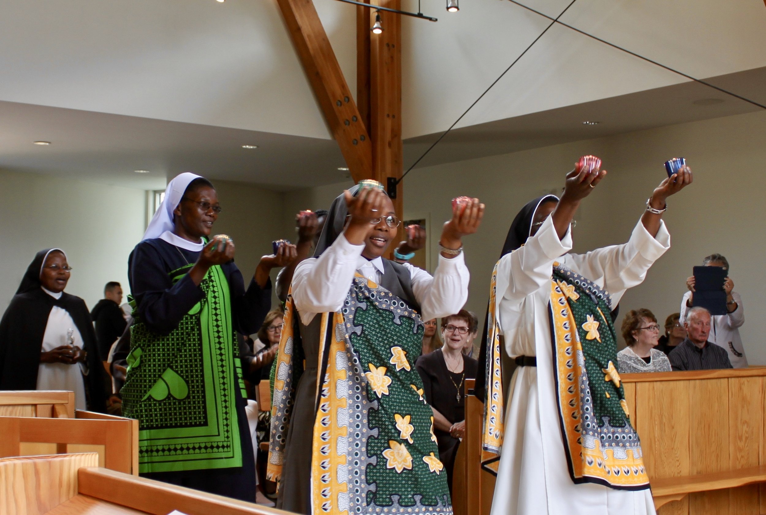  The offeratory procession was graced by Sister’s friends and family members from Tanzania and Kenya. 