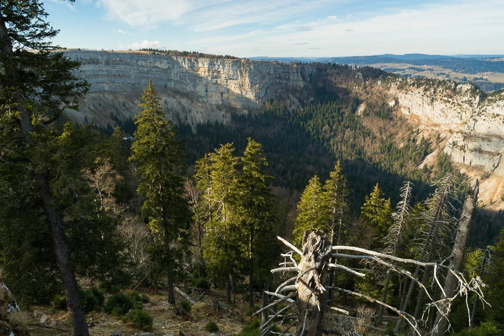 Le Creux-du-van depuis son extrémité est.