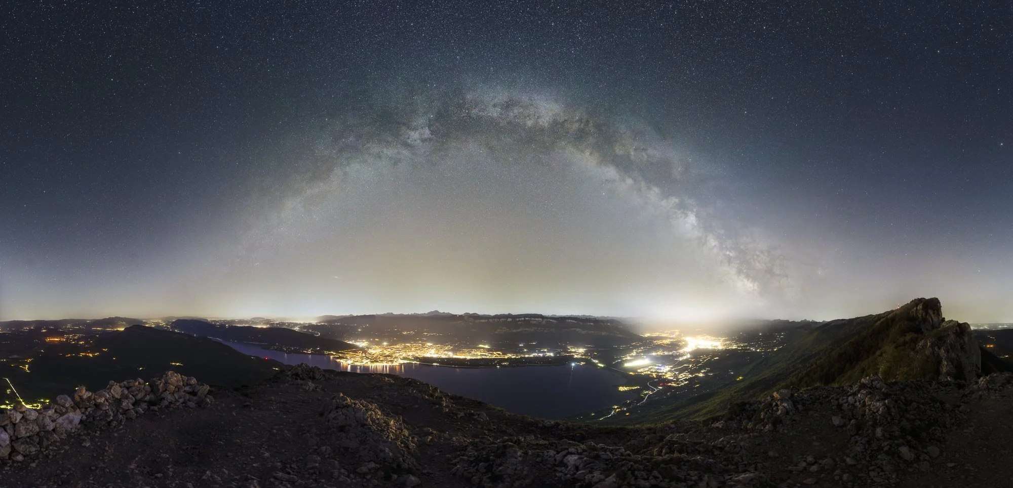 Le ciel nocturne de Savoie depuis la Dent du Chat