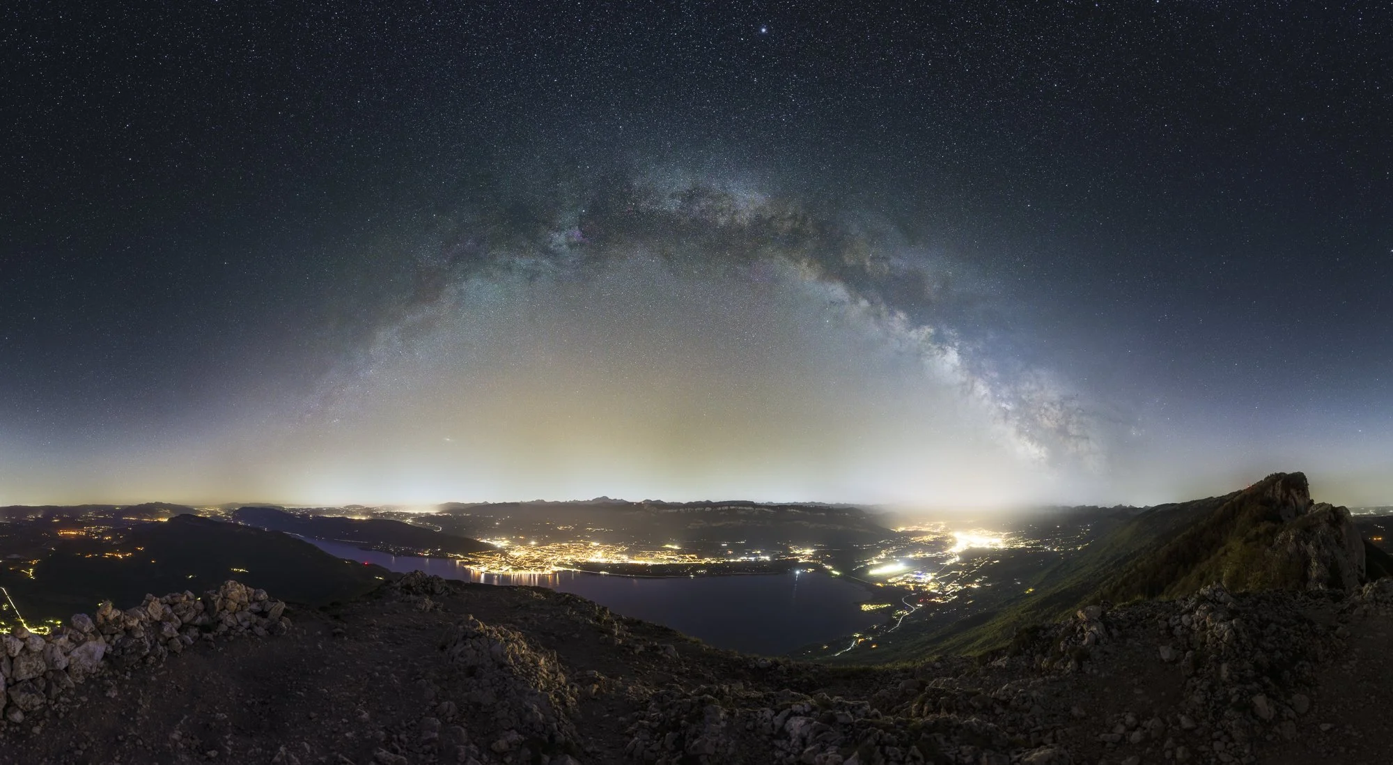 Le ciel nocturne de Savoie depuis la Dent du Chat
