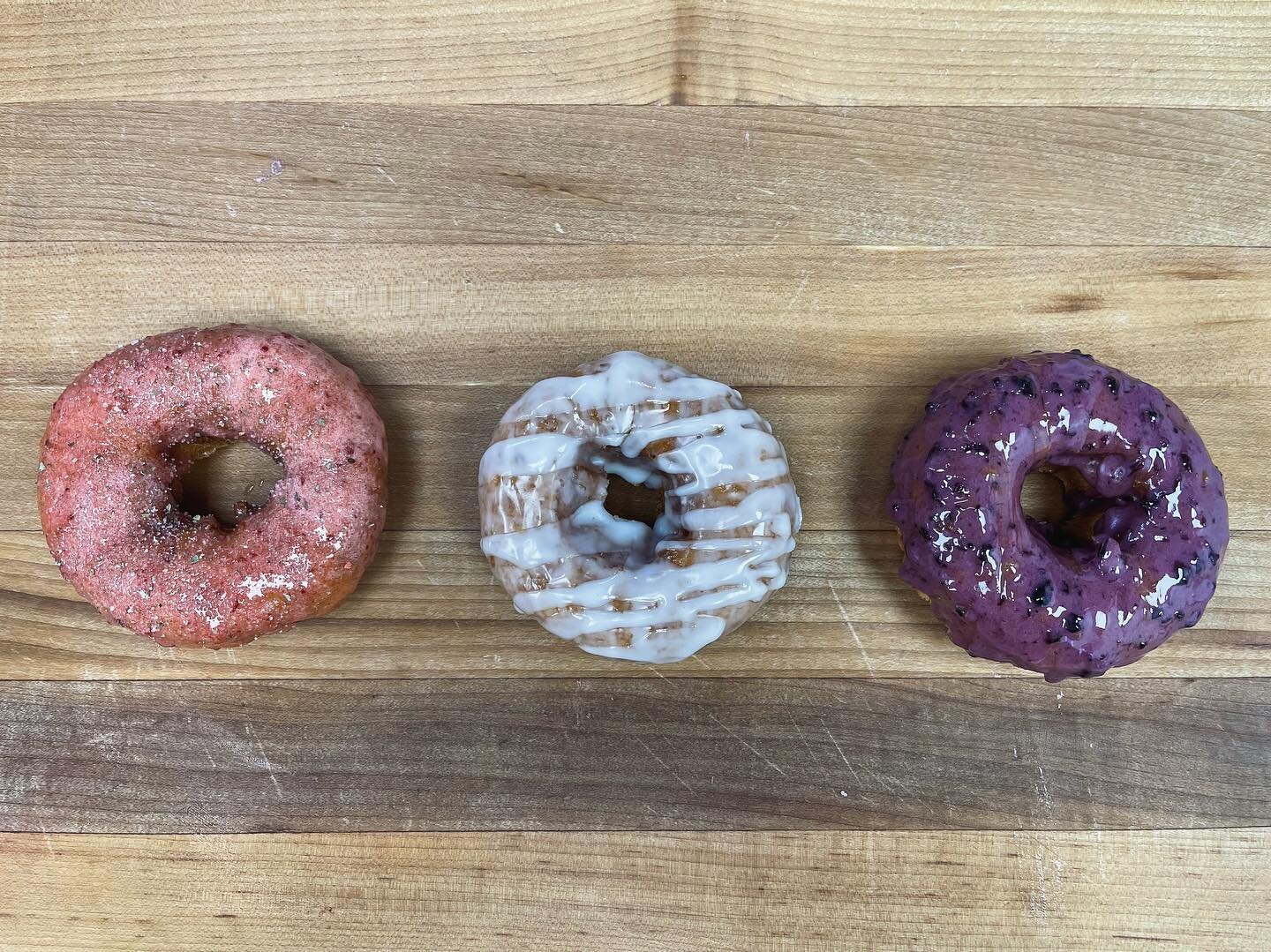 Strawberry + Classic + Blueberry = Our #redwhiteandblue 🍩🍓🫐

Happy 4th of July! Stop by and pick up doughnuts to add to your celebrations!