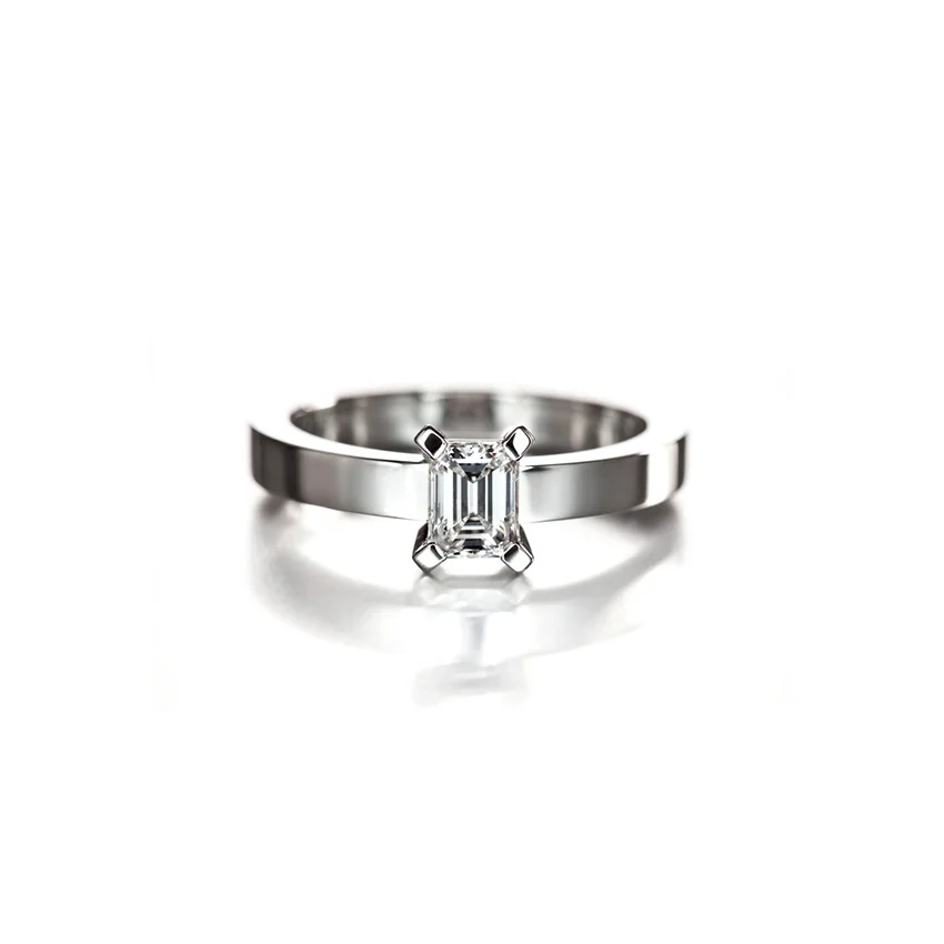 emerald_diamondring_keskipomppu_1.jpg