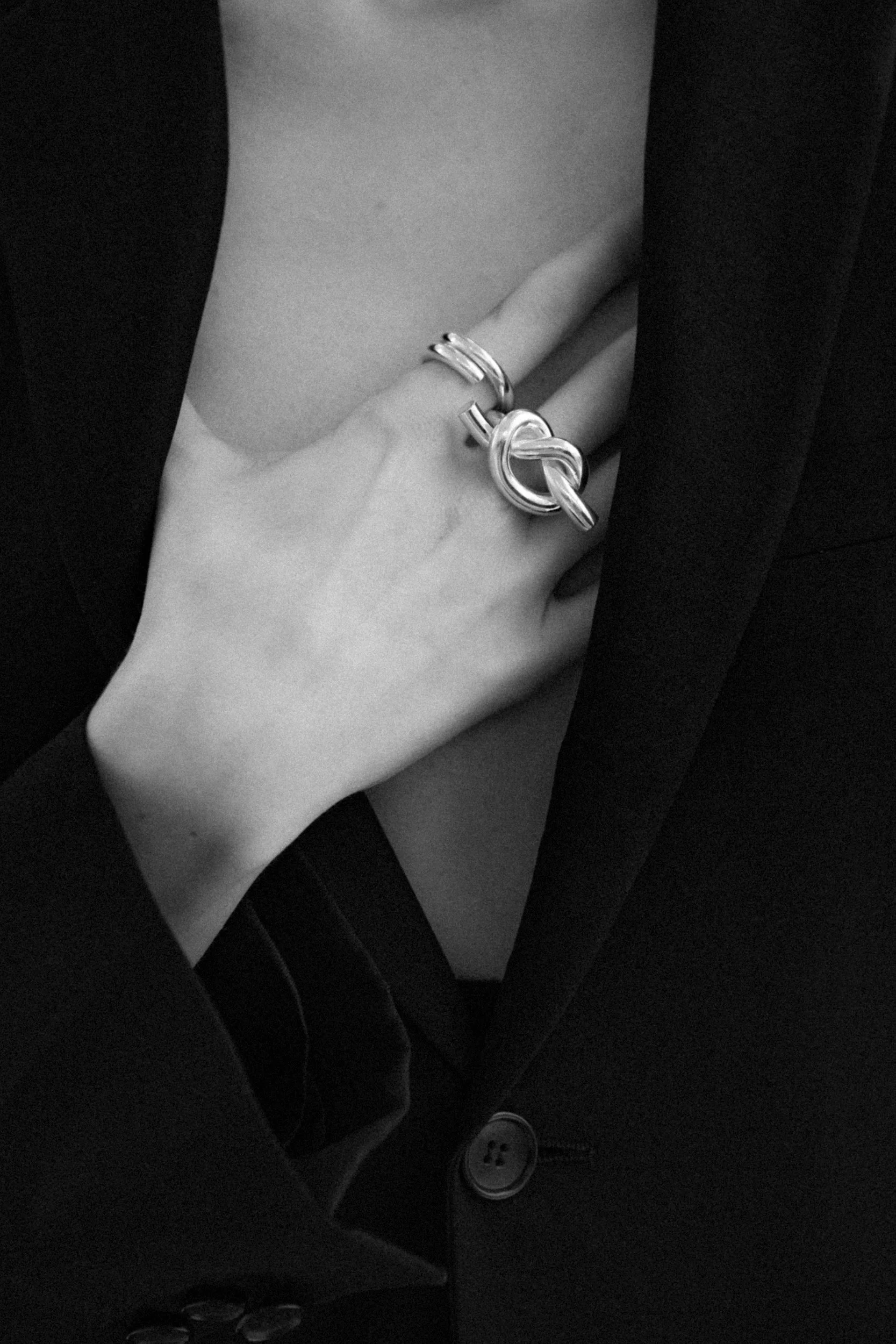 Knot ring
