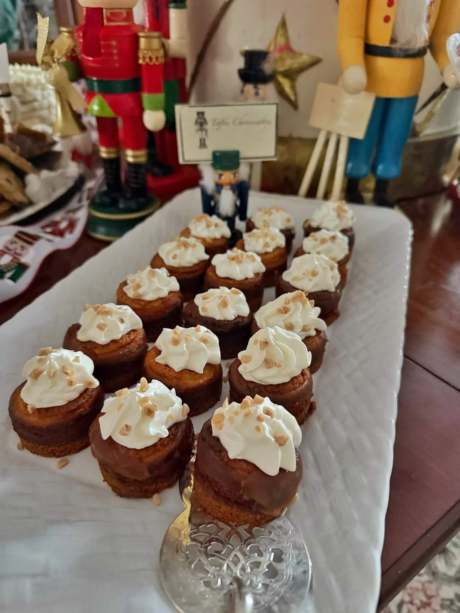 mini toffee cheesecakes
