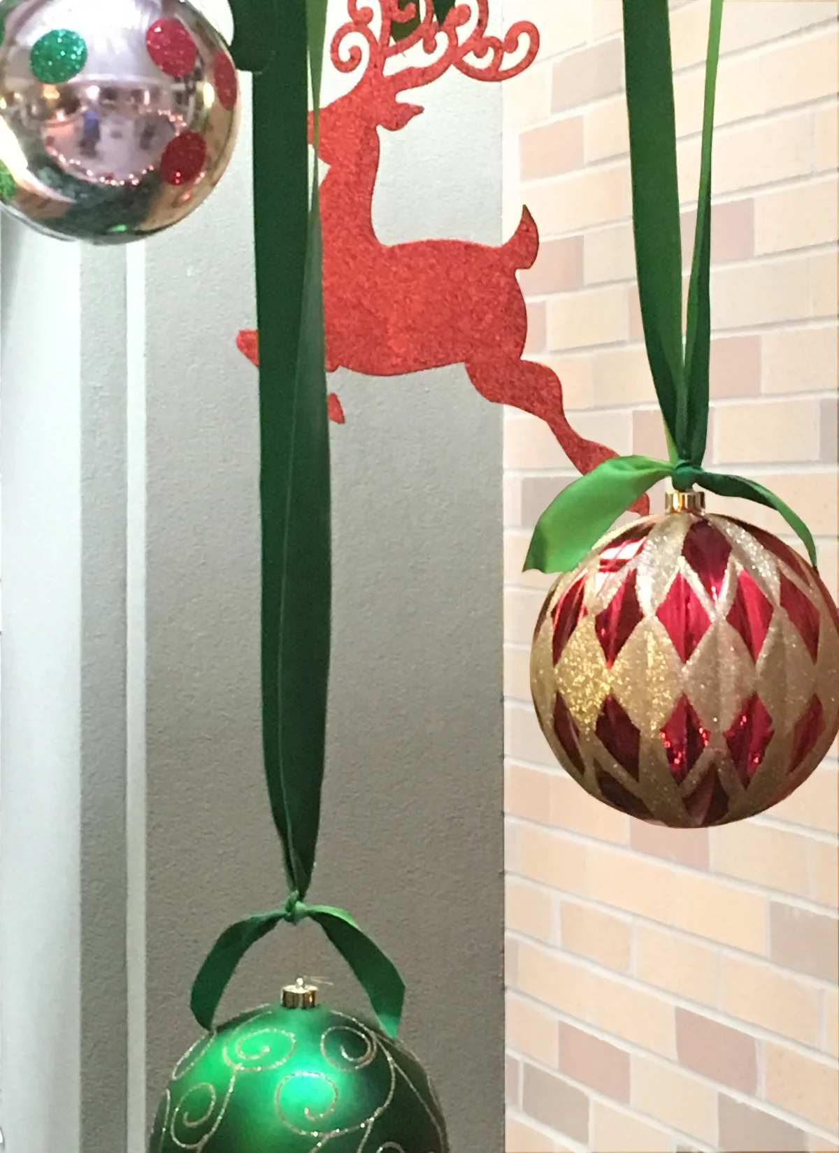 Oversize hanging ornaments
