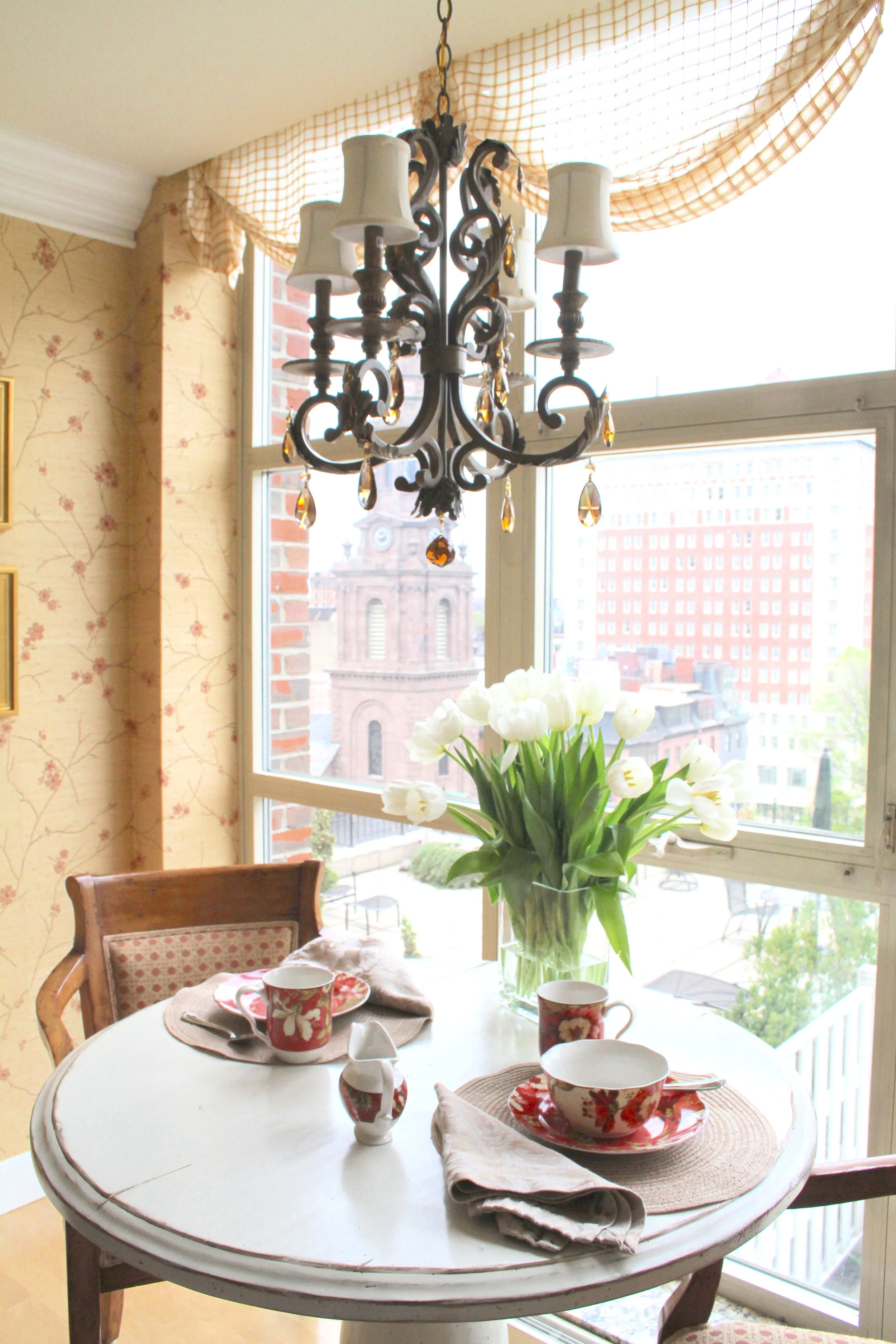 height from dining table to chandelier