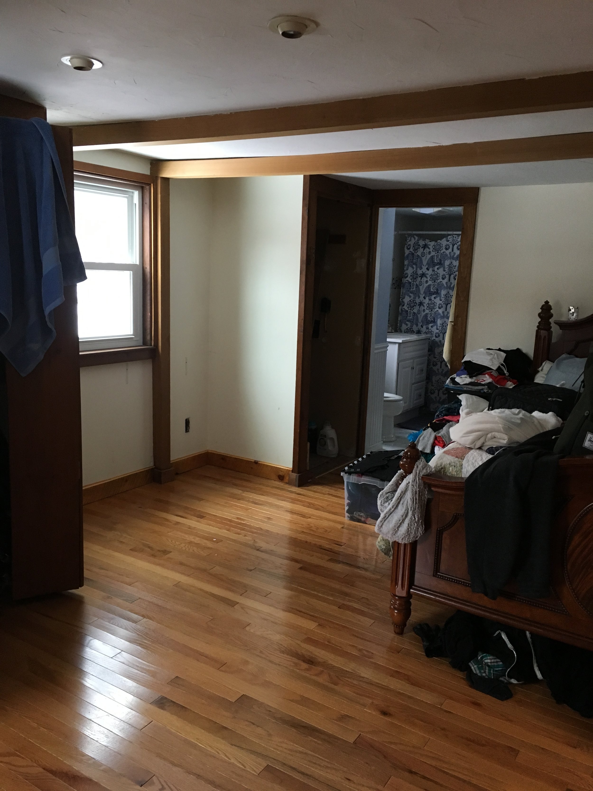 Hardwood floors and W/D alcove