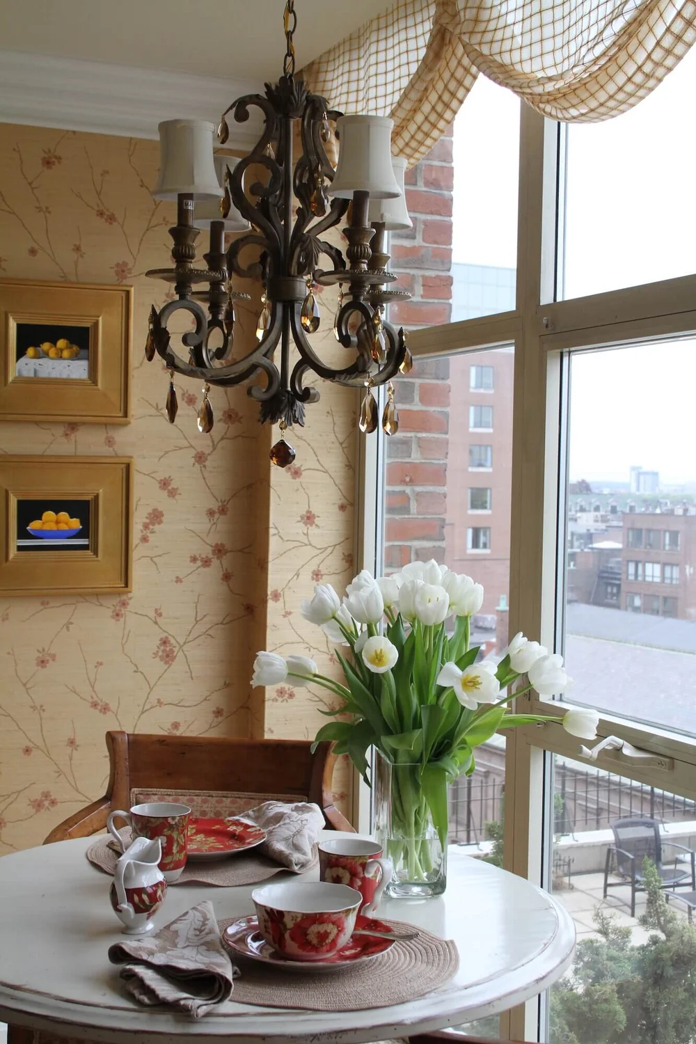JRL Interiors — Decor Trend: Wallpaper