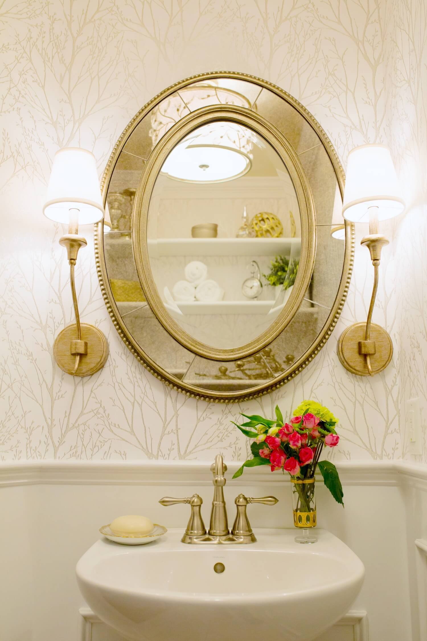 elegant powder room.JPG