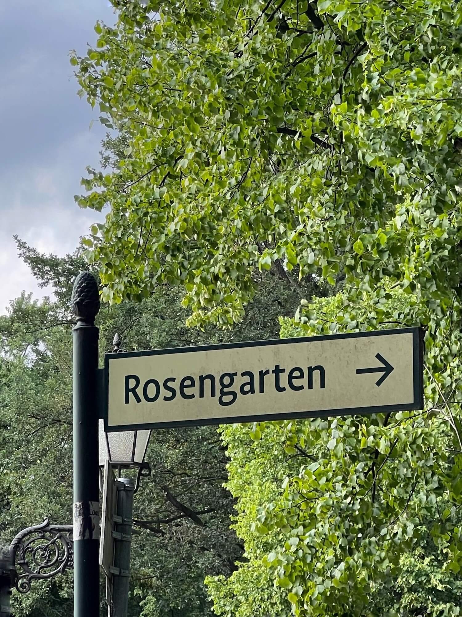 rose garden sign at the tiergarten.JPG