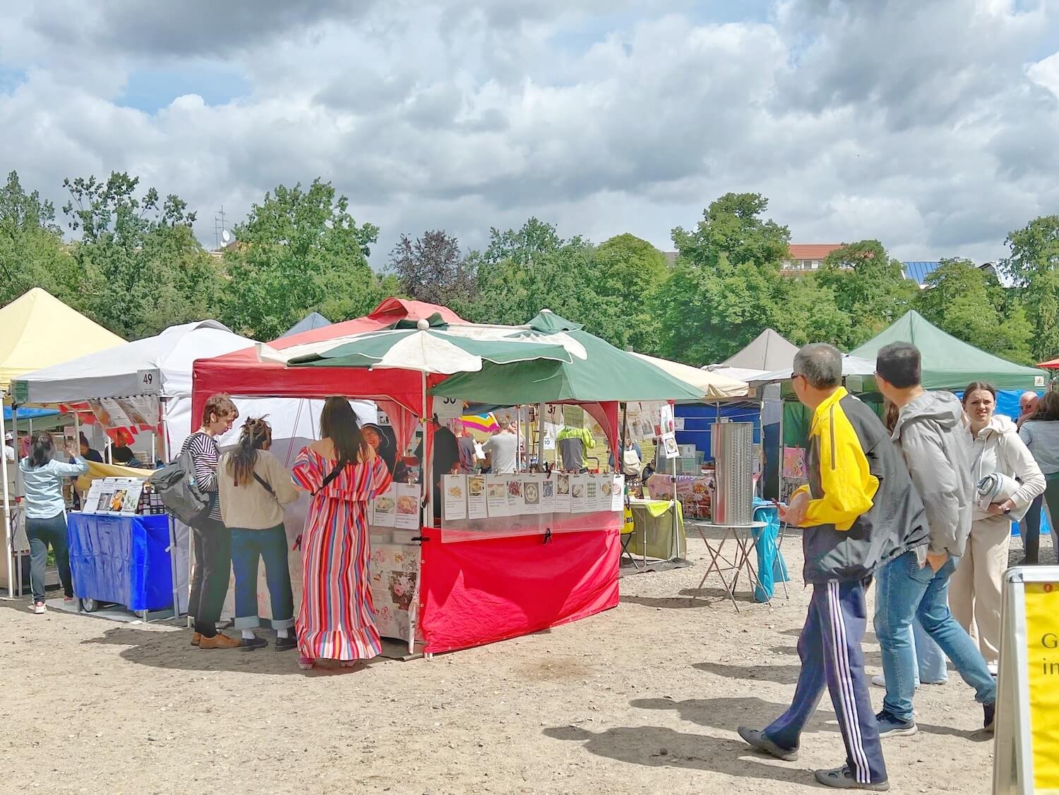 thai park food vendors.JPG