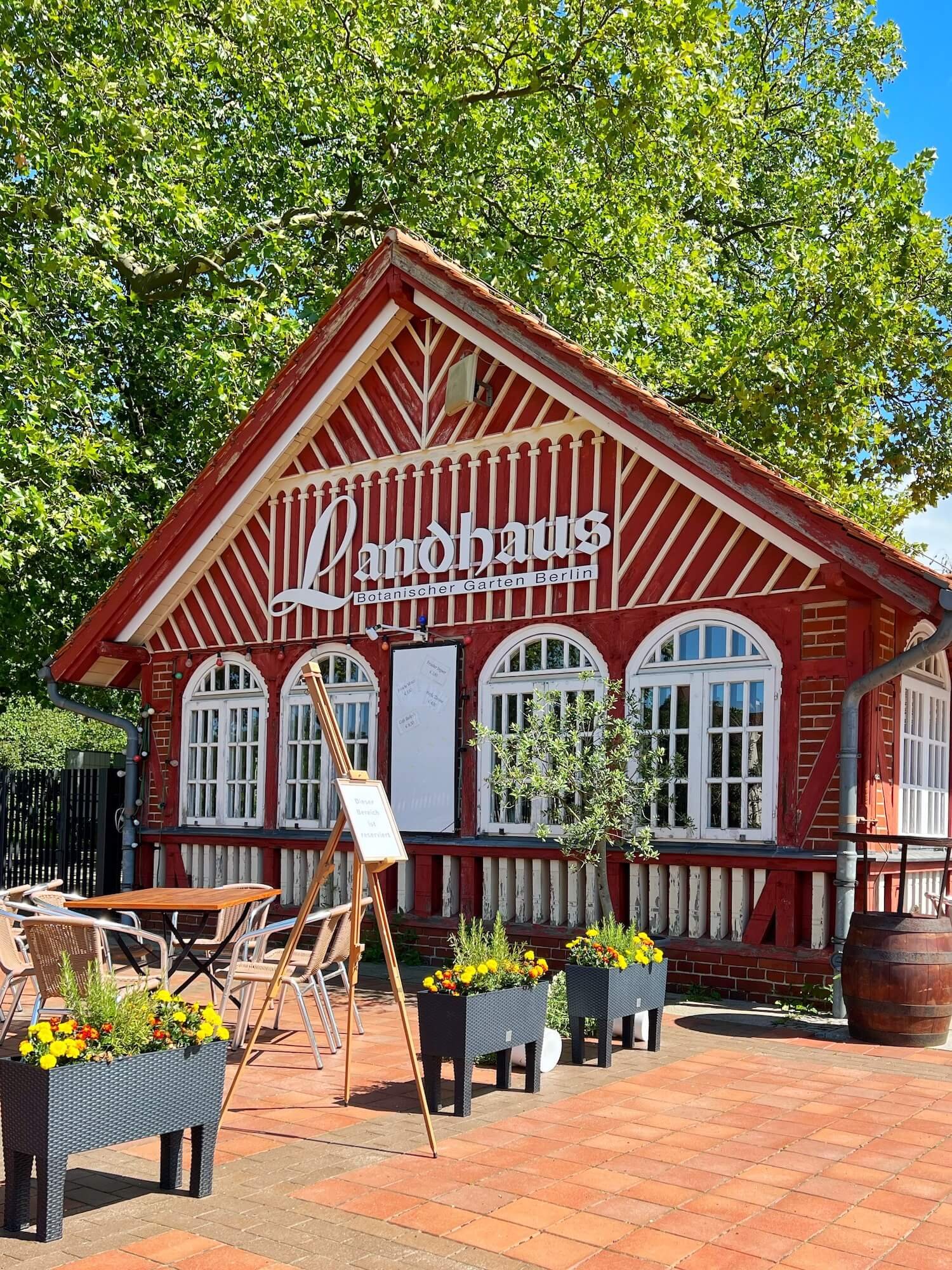 cafe at the Botanical Garden Berlin.JPG