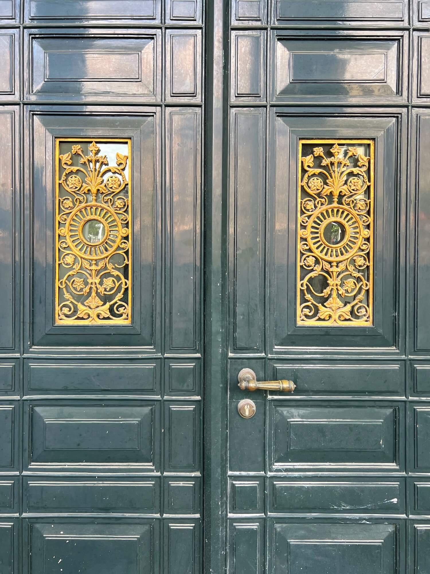 hamburg shopping doors.JPG