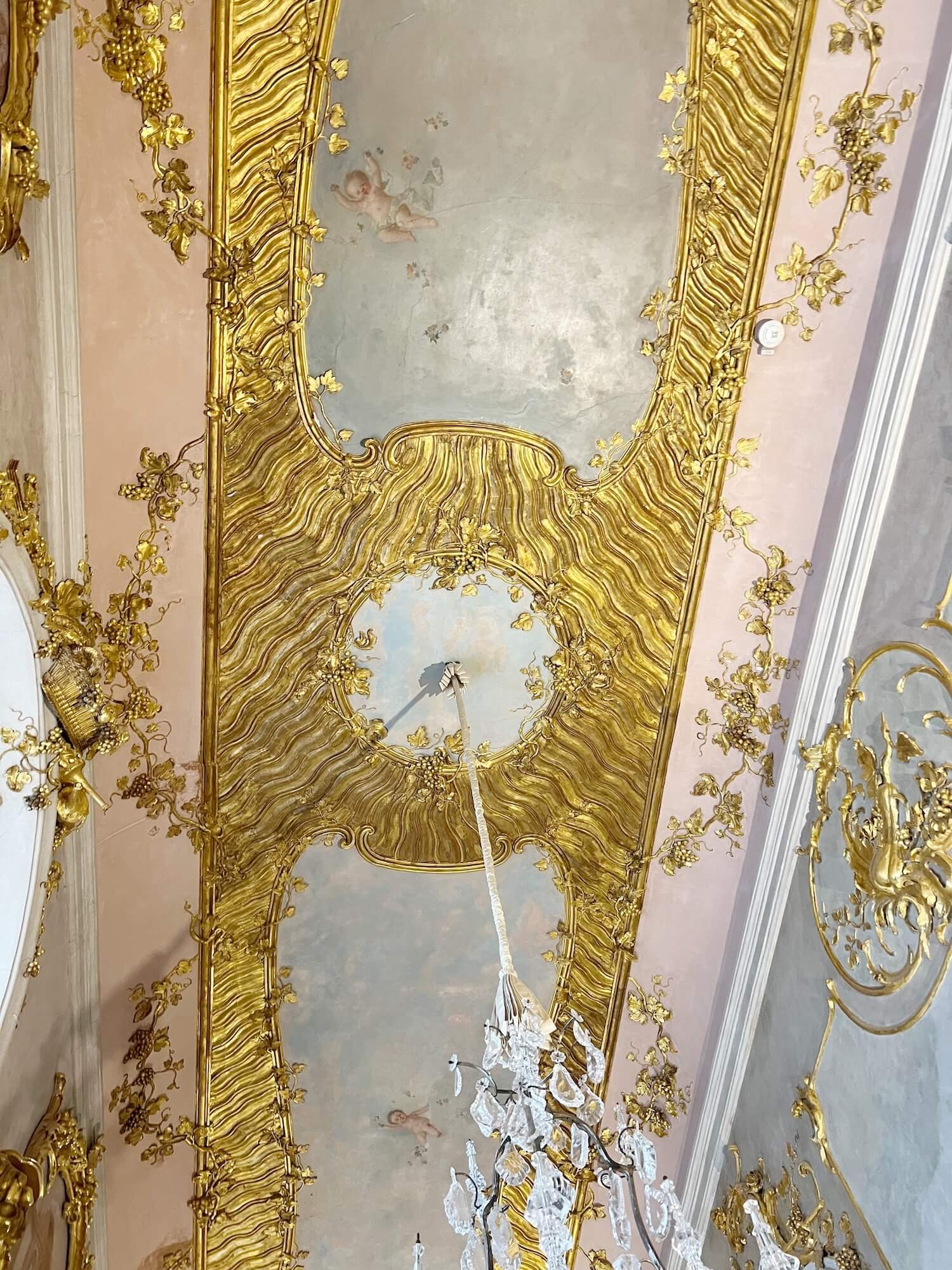 entry gallery ceiling.JPG