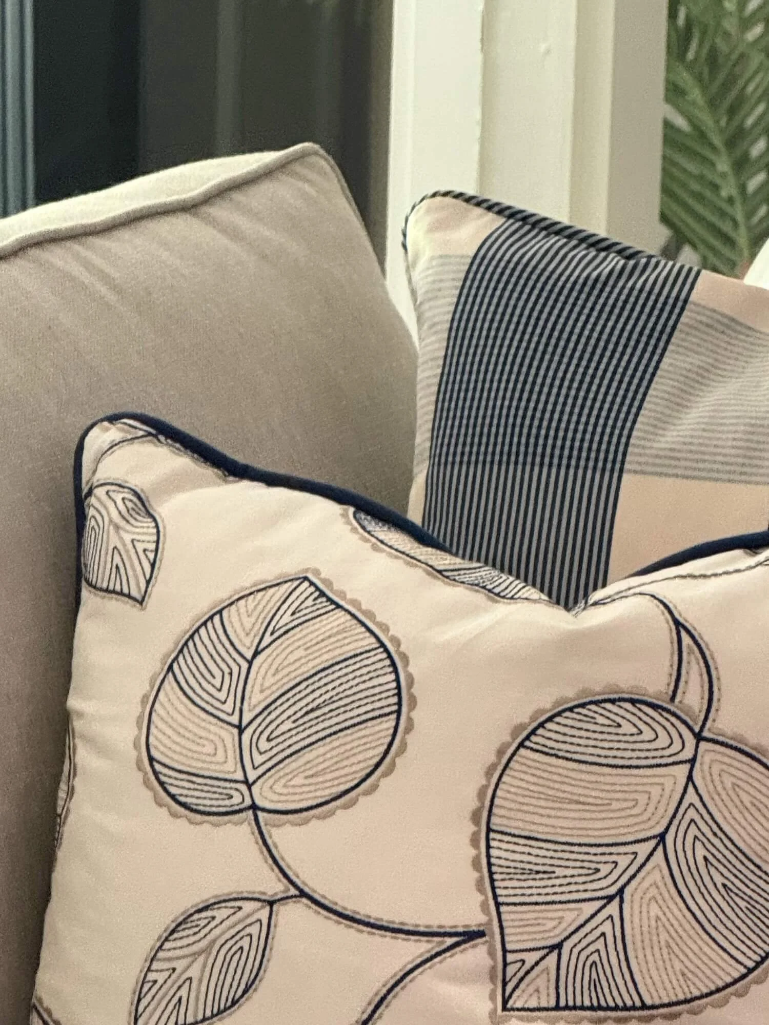 TV rm pillows close up.jpeg