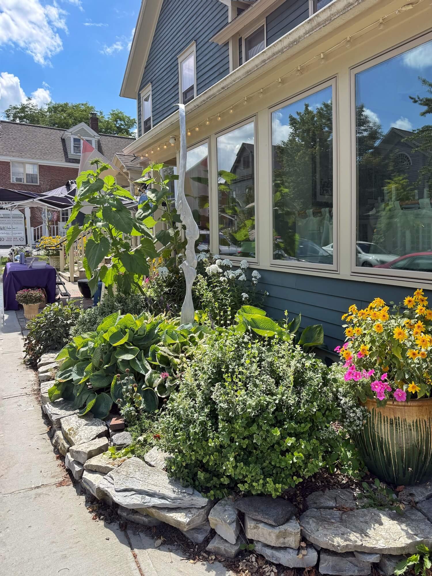 L streetside garden.jpeg