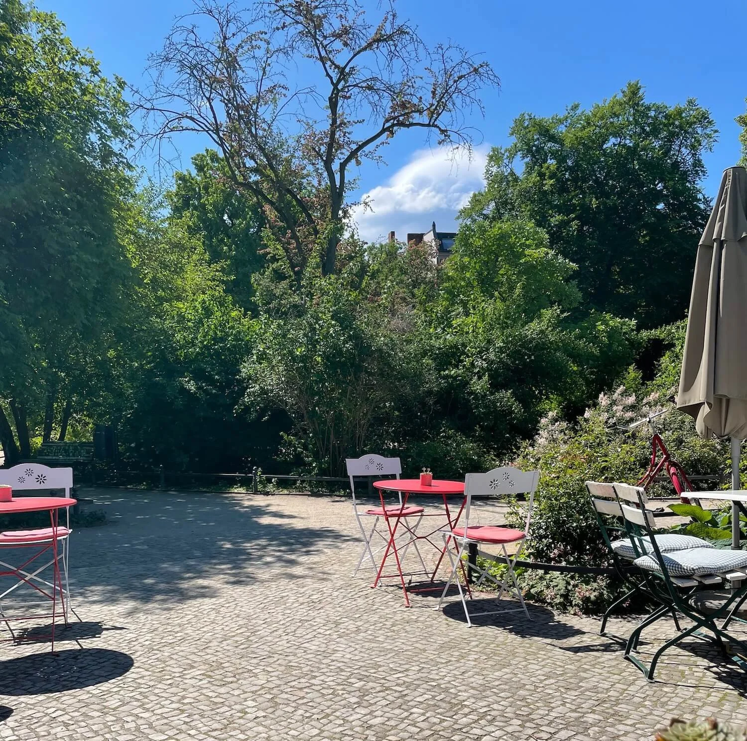 neighborhood park cafe