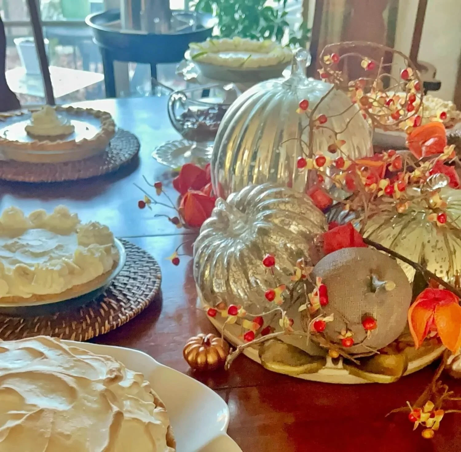 autumn pie party table