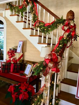 JRL Interiors — 7 Ways to Decorate your Foyer for the Holidays