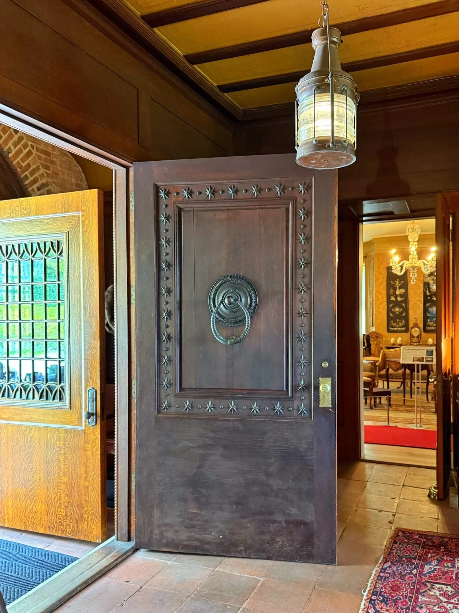 Naumkeg entry doors