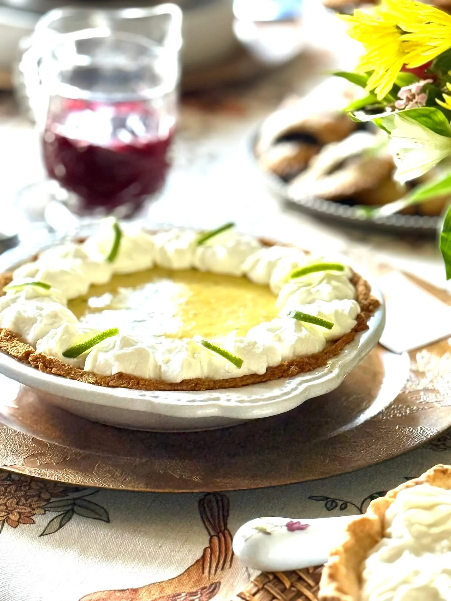 key lime pie n raspberry coulis