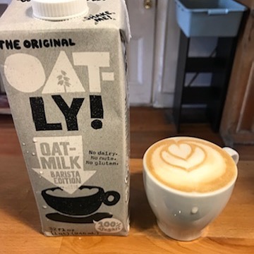 Everyone loves their creamy oat lattes!! #oatly #bestoatlatte #tarrytowncoffee #lattetarrytown #coffeewestchester #lovecoffee