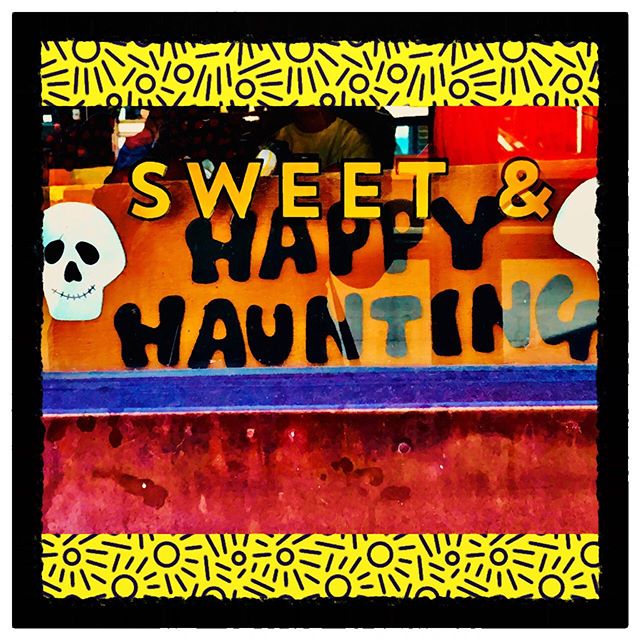 Muddy Water can&rsquo;t wait for the annual Tarrytown Halloween parade! Come by for a creamy pumpkin Latte and a sugar donut...
#tarrytownparade #parade #pumpkinlatte ##tarrytowncoffeehouse #tarrytownhalloweenparade #mainstreettarrytown #bestcoffeesh