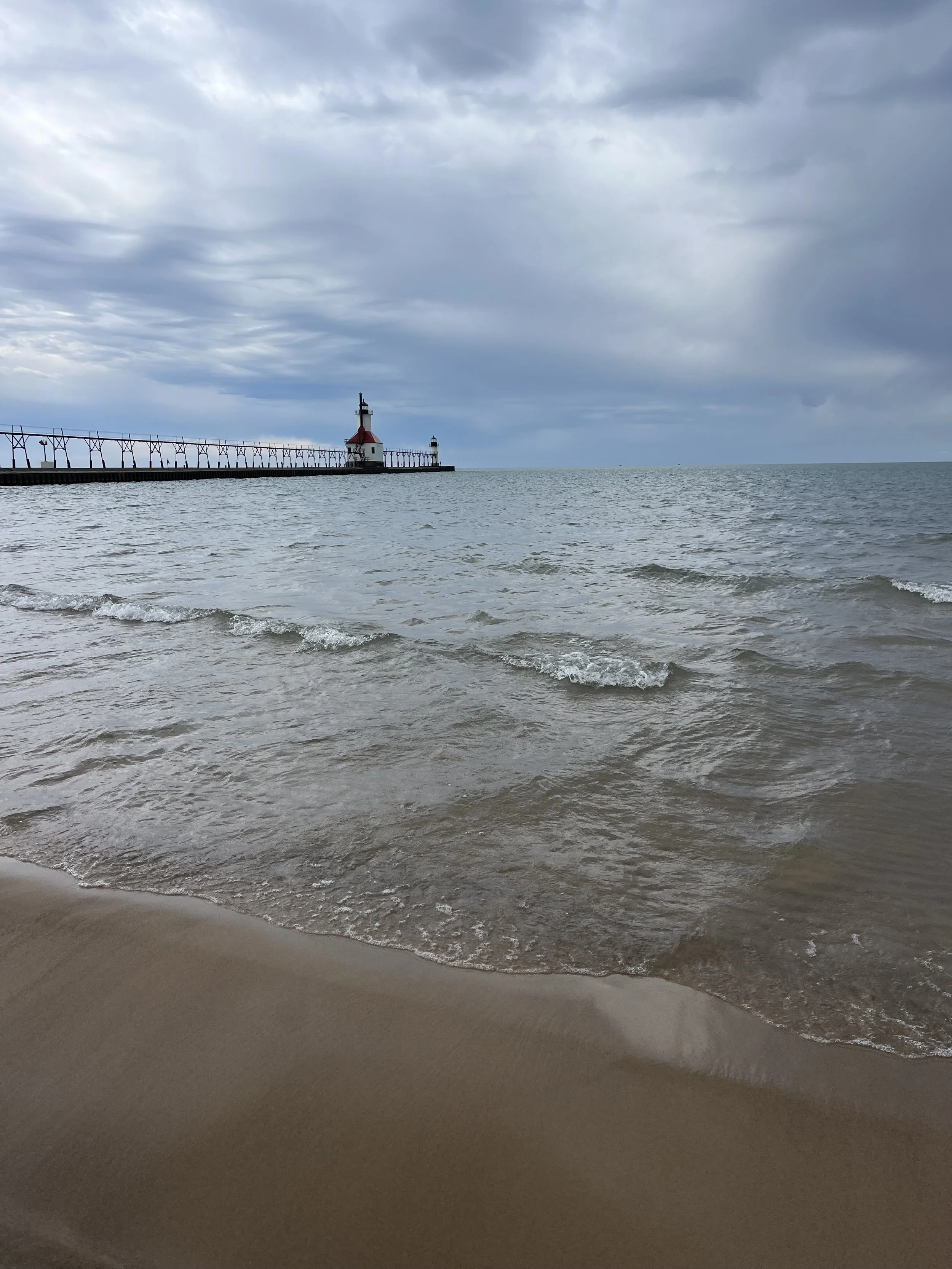 Benton Harbor Lighthouse Lake Michigan.jpg
