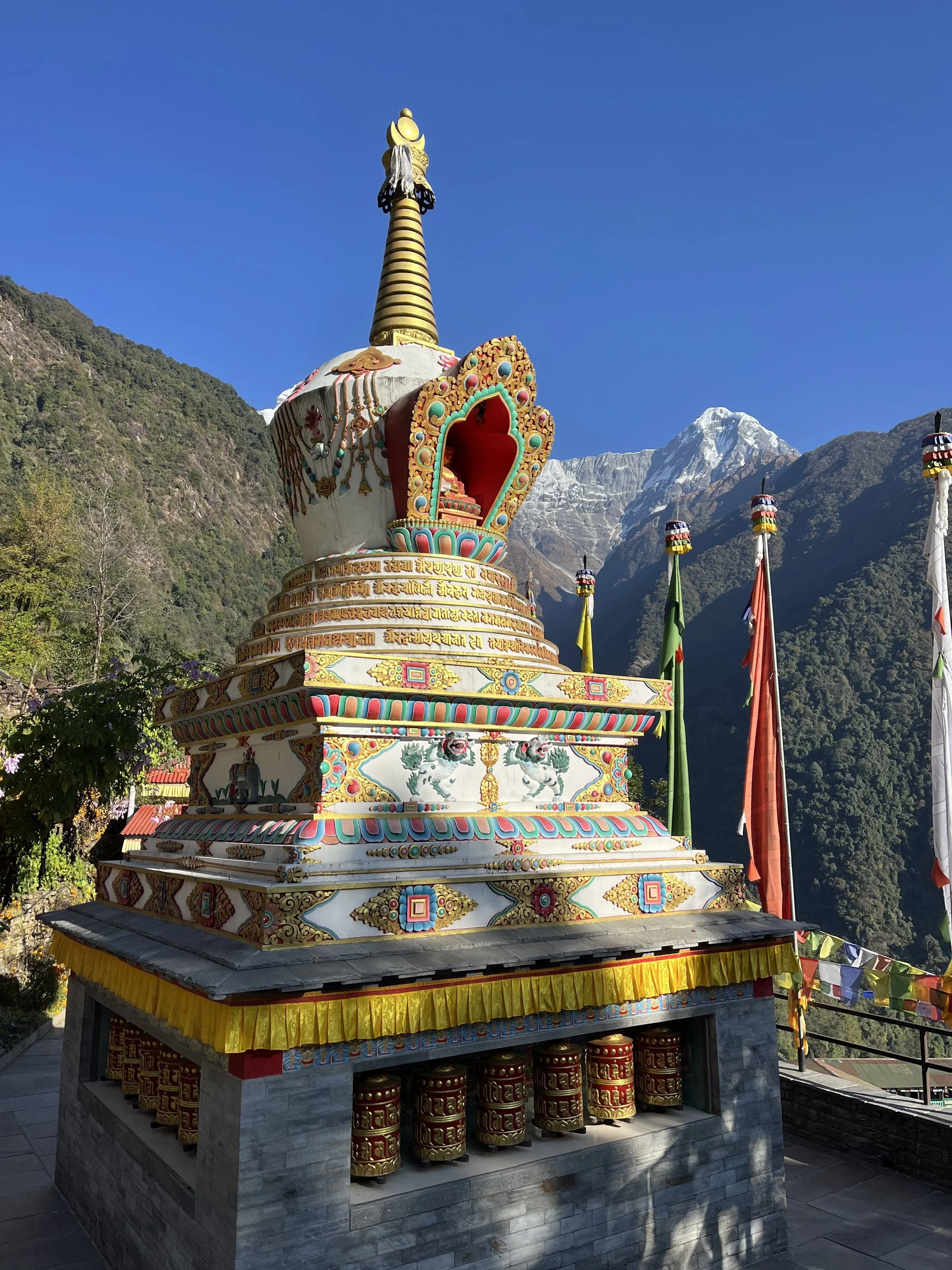 mountain stupa annapurna base camp.jpg