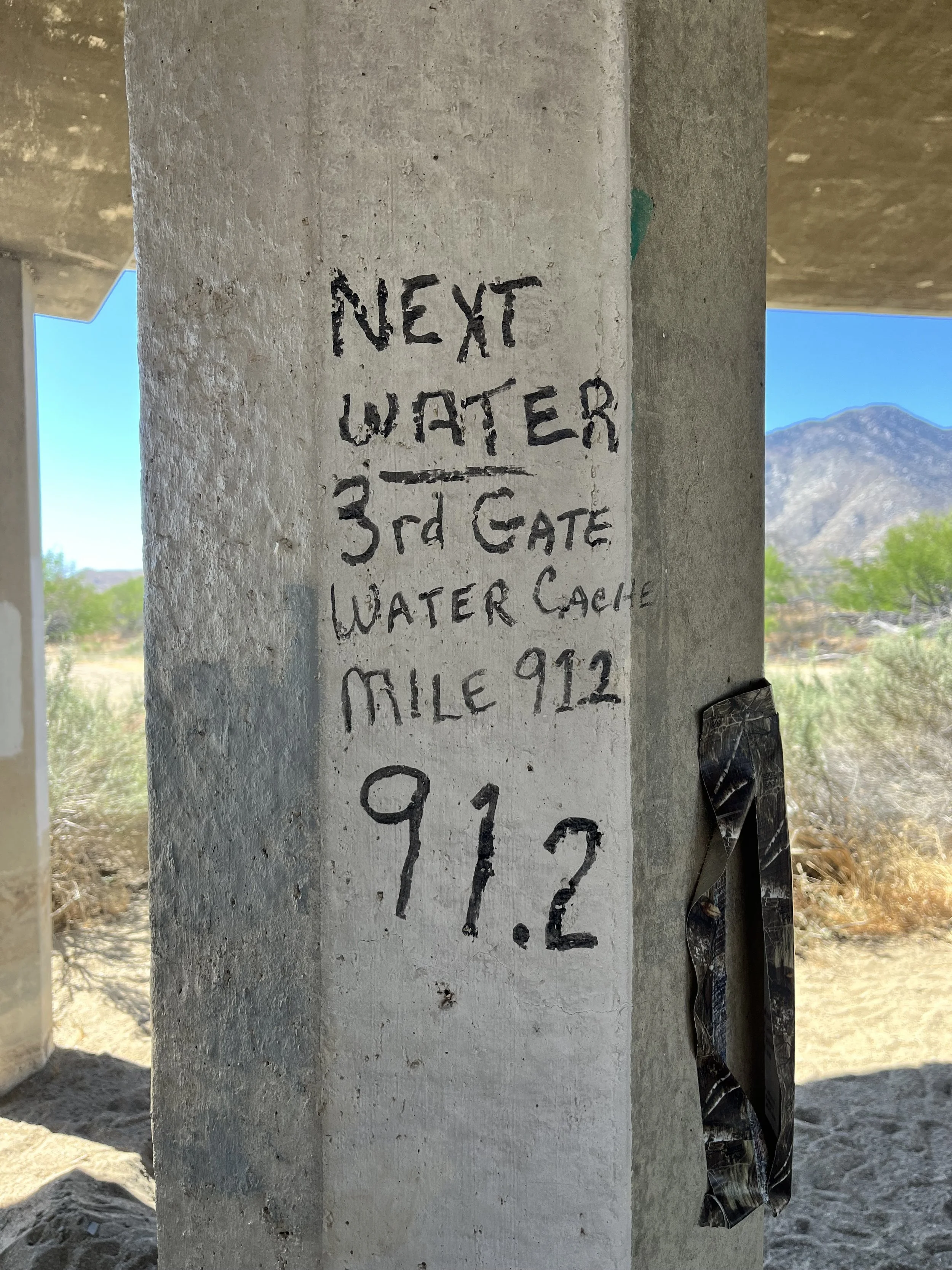 PCT Water Cache Sign.jpg