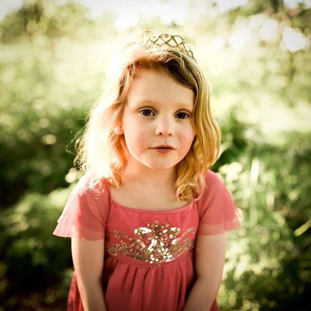 She has been wearing this tiara, day and night for 6 months now and it is still going
❤️❤️❤️
Sometimes I think I might just get myself a tiara to wear...