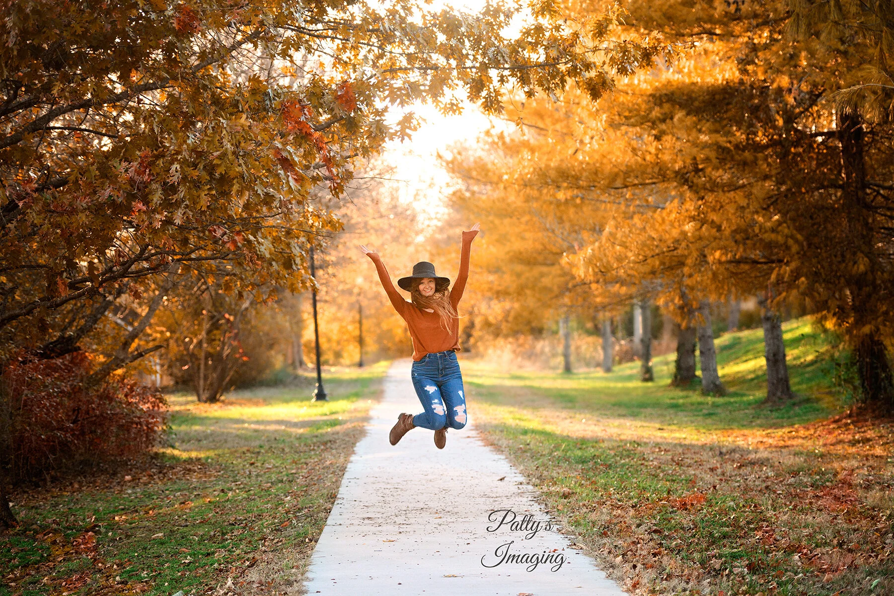  #seniorphotography #seniorgirlphotography #pattysimaging #pattylovins #lancasterkyphotographer #centralkyphotography  