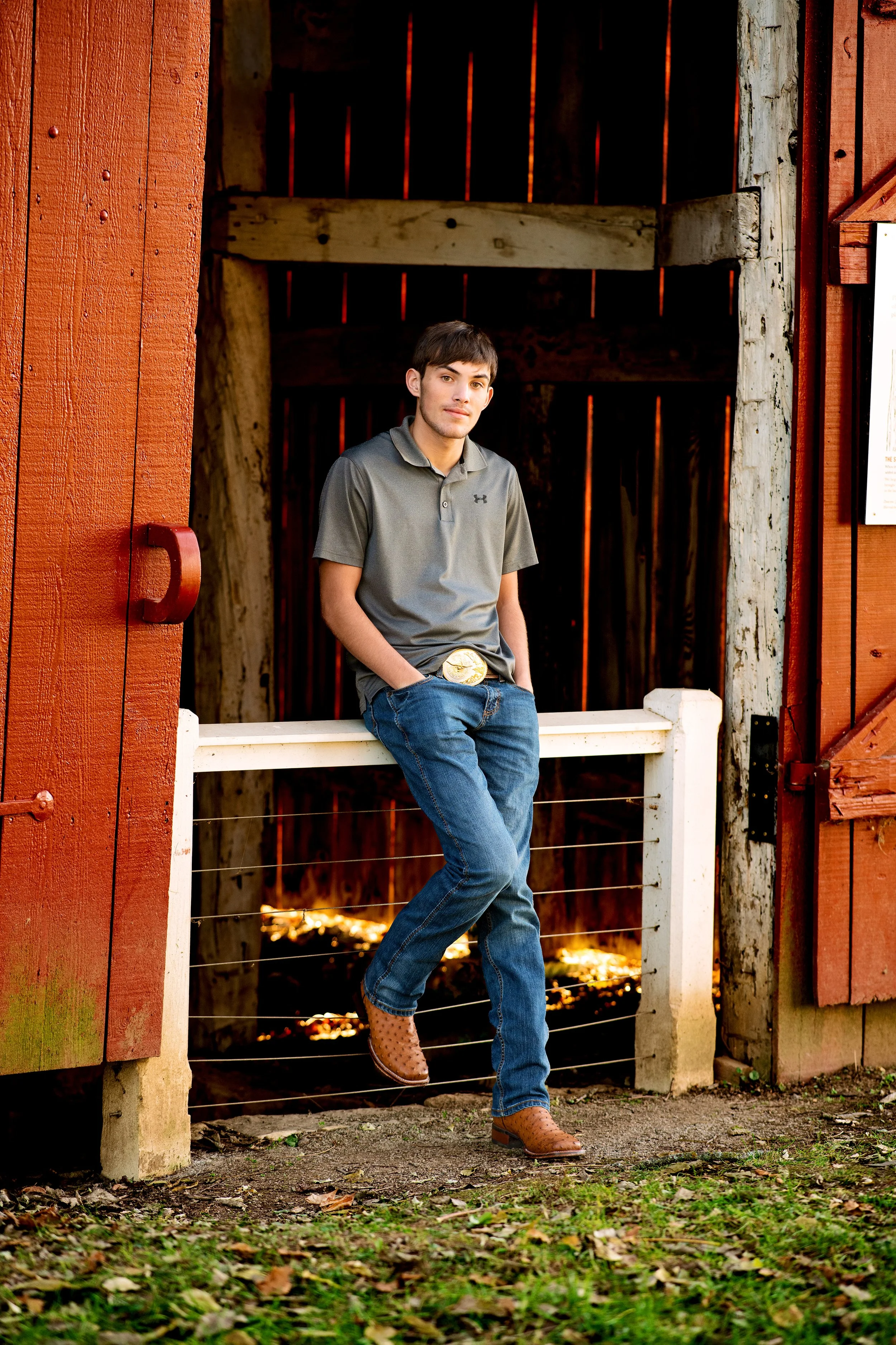  #seniorphotography #seniorboyphotography #pattysimaging #pattylovins #lancasterkyphotographer #centralkyphotography 
