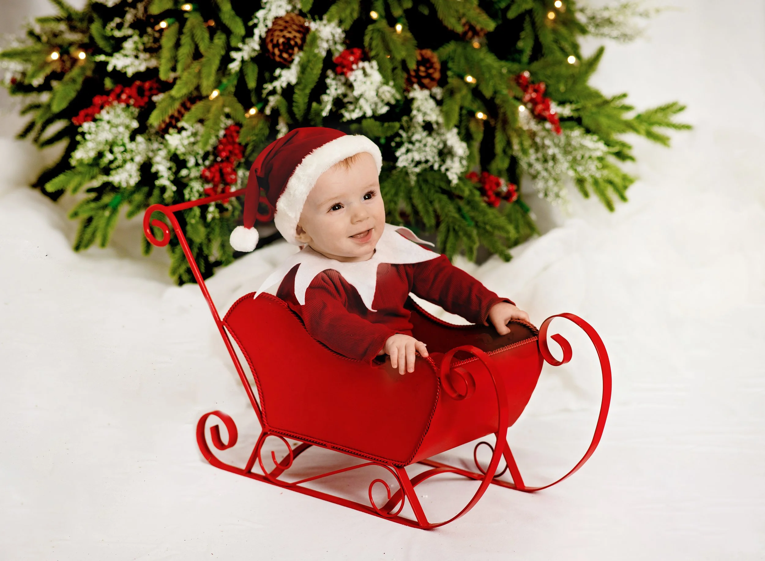  #christmasphotoshoot #christmasphotosession #christmas session #pattysimaging #pattylovins #lancasterkyphotographer #centralkyphotography #babyfirstchristmas #newbornchristmas #newbornchristmasphotoshoot #waitingforsanta  