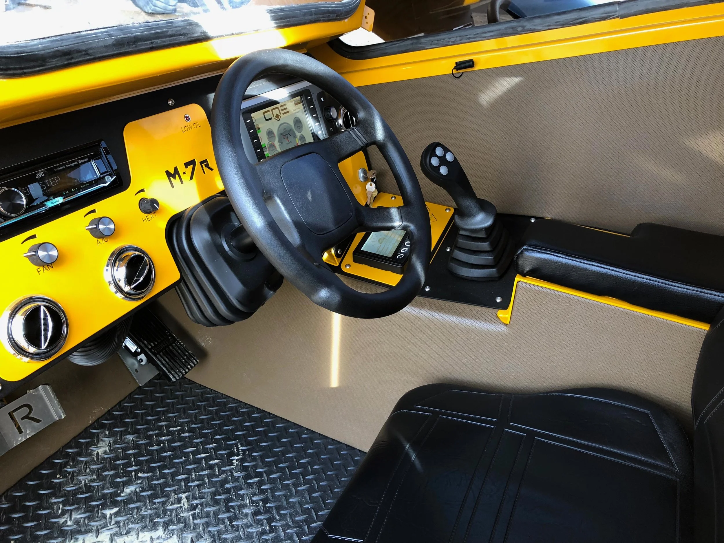 M7-cab.jpg