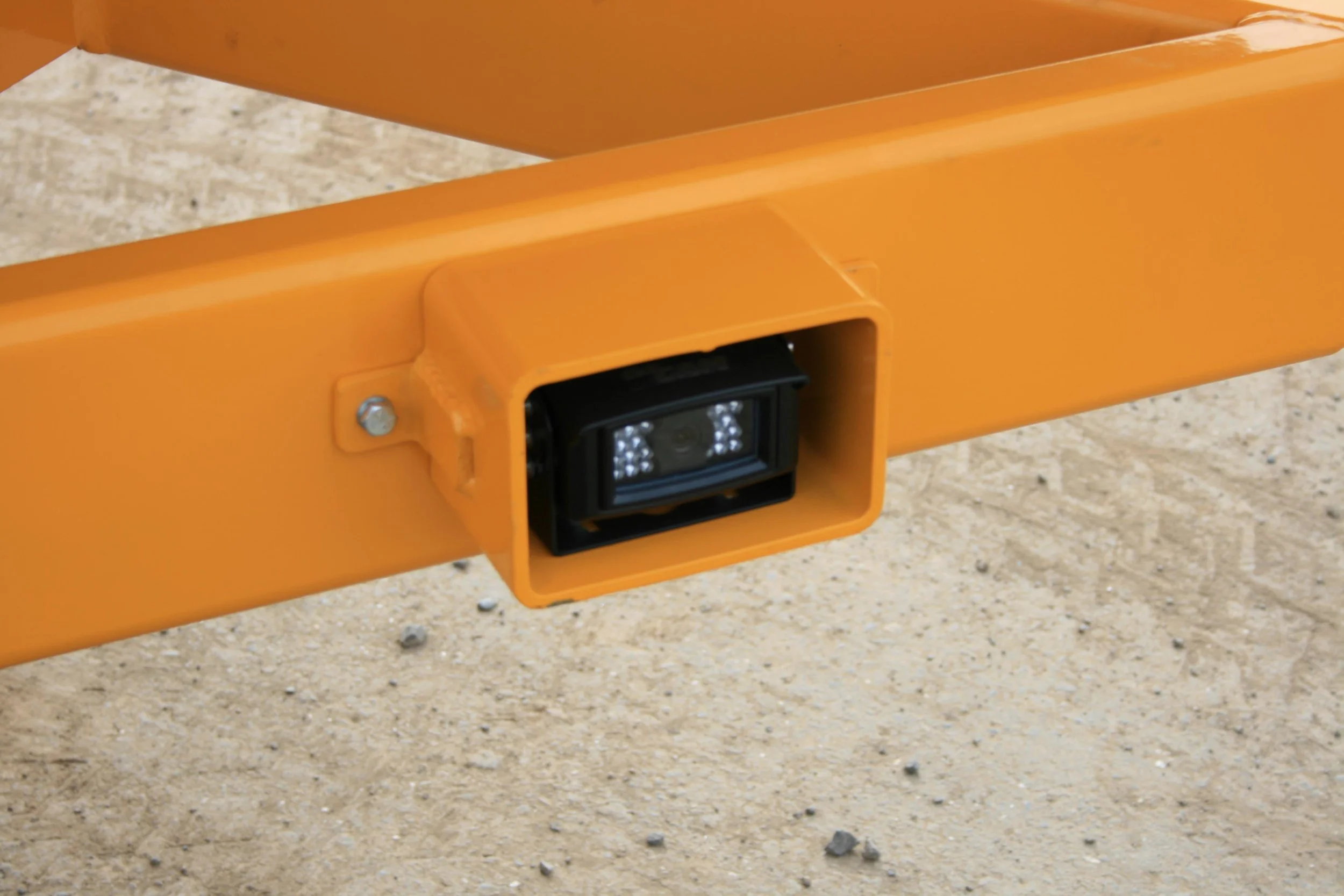 R8-surround.jpg