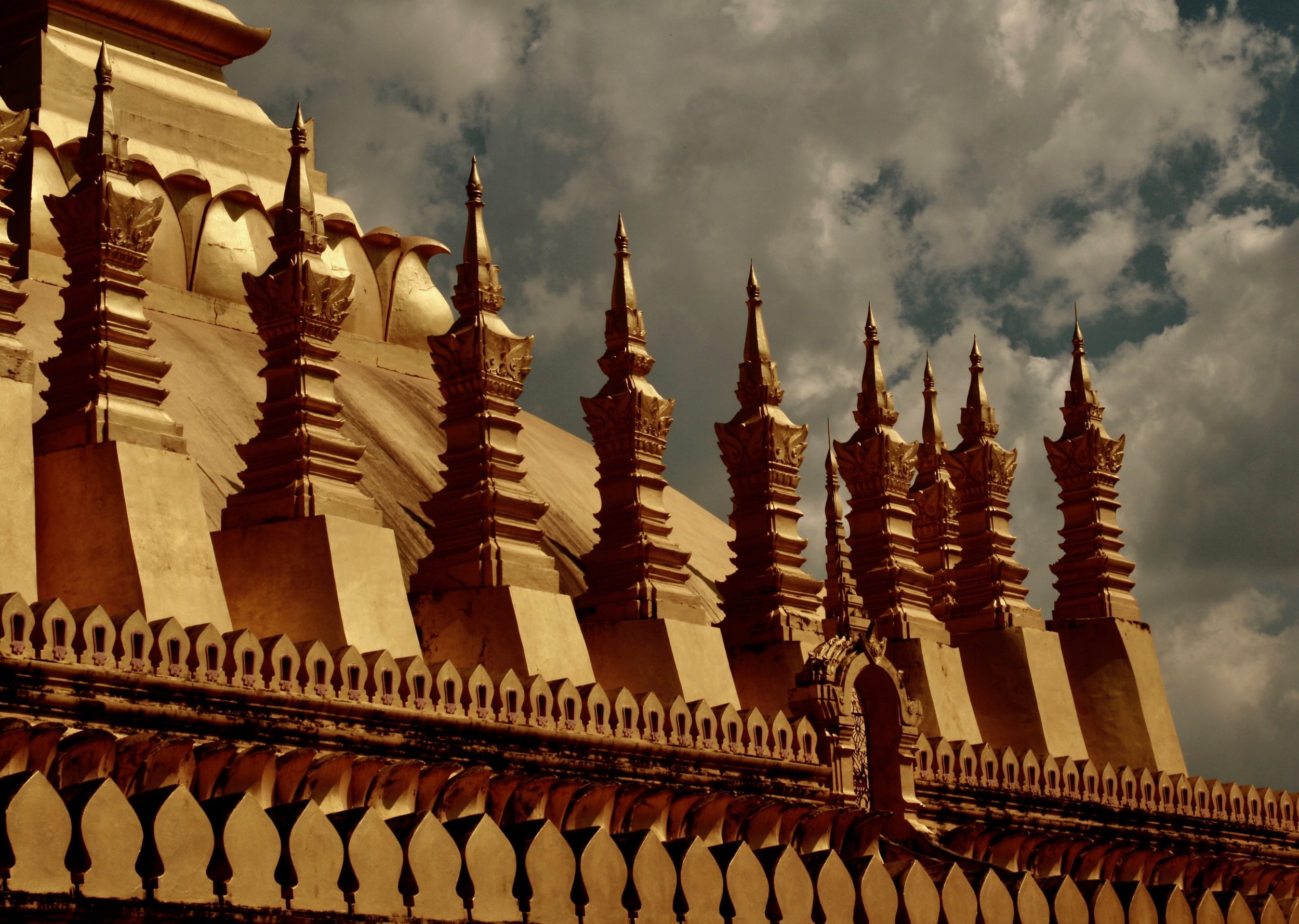Things-Laos Golden Temple.jpg