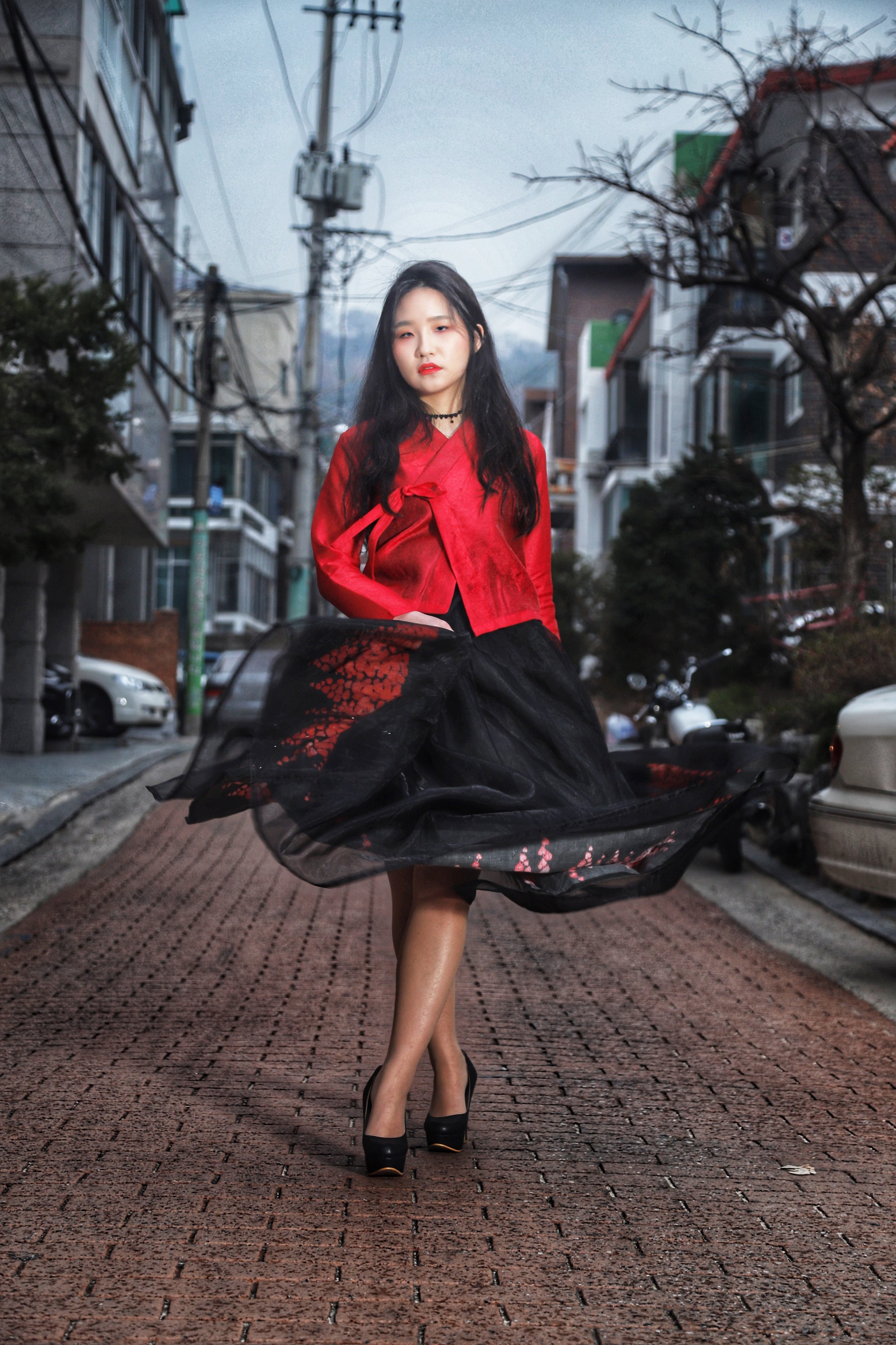And finally, if you want to put on a something fancy and use a side street or an alley for a runway shot, we got that, too. 