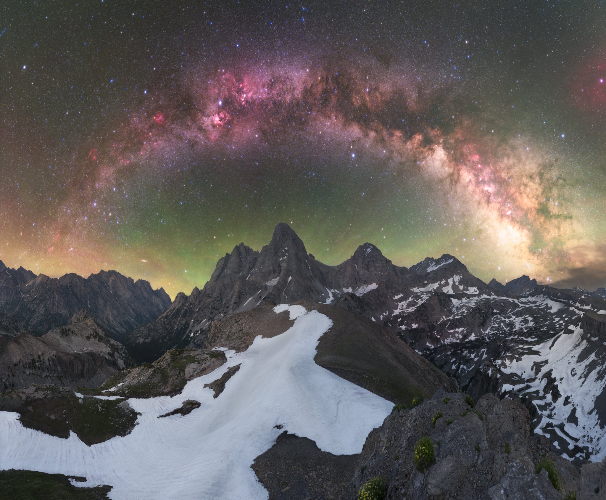 TETON GLOW