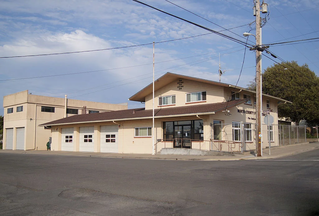 1024px-North_County_Fire_District_No_1_Fire_Station_DSC02795.jpg